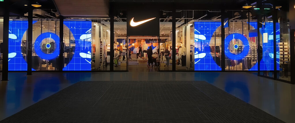 Retail window advertising